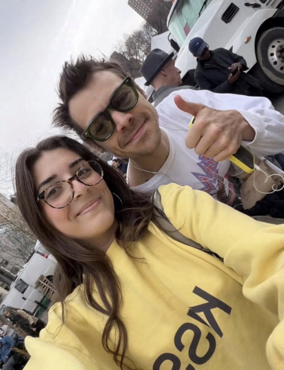 Harry Styles France tweet media