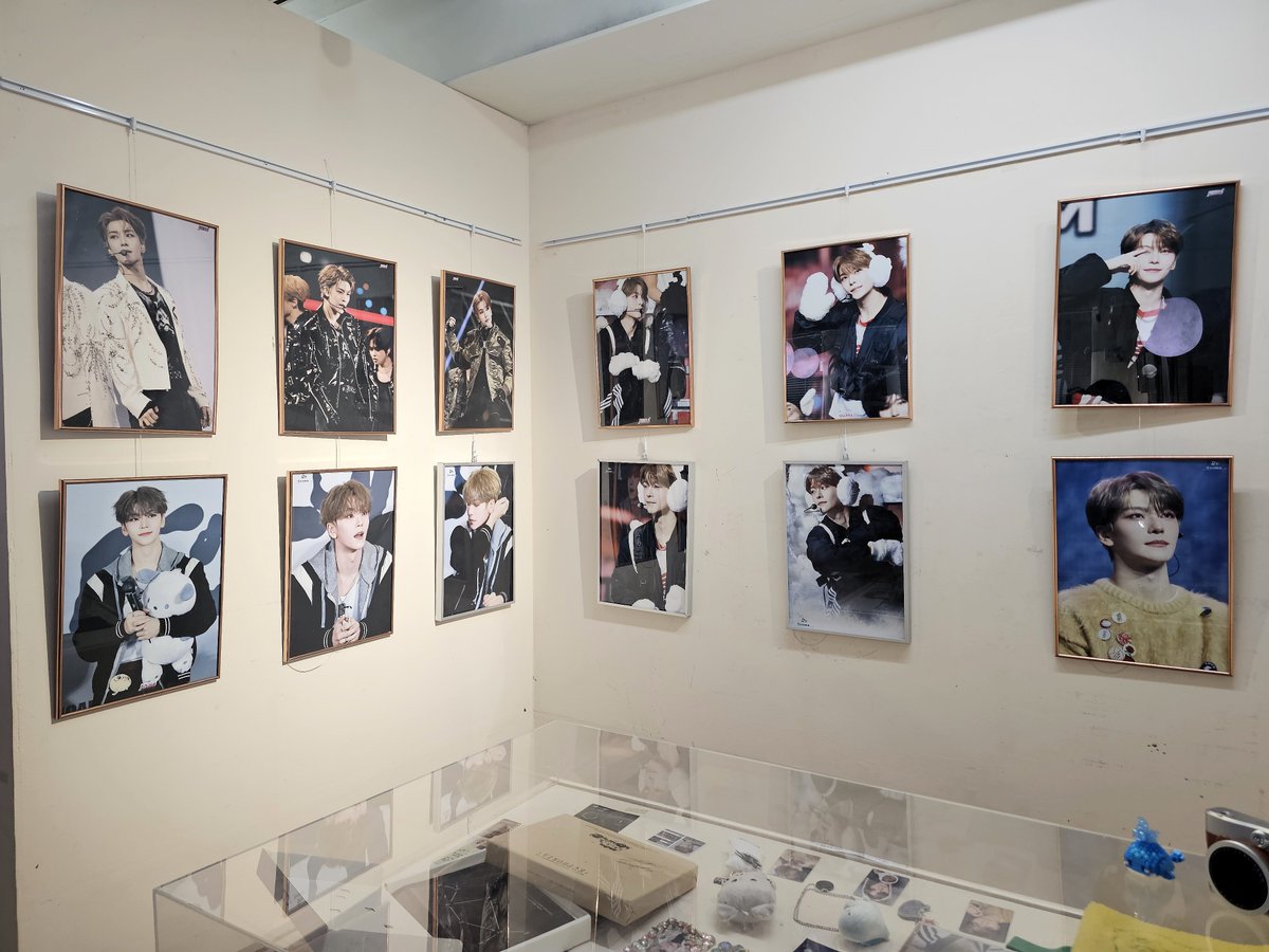 xl_breeze's tweet photo. 입구 들어가자마자 반겨주시고
주문할때 또 반겨주시고
미니꽃다발 너무 이쁘다고 칭찬해주시고
씬롱이 생일 아니고 제 생일 인가요?ㅎㅎ
씬롱이 굿즈들 너무 이쁘고 탐나고
럭드도 나중에 더 안한걸 후회했어요😭
너무나도 따수웠던 생선가게💕
#씬롱이랑_같이_생선먹자
#YumWithXinlong https://t.co/64YD5cPK1N
