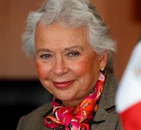 Esta señora no sirve para nada en Morena. <a href="/PartidoMorenaMx/">Morena</a>
