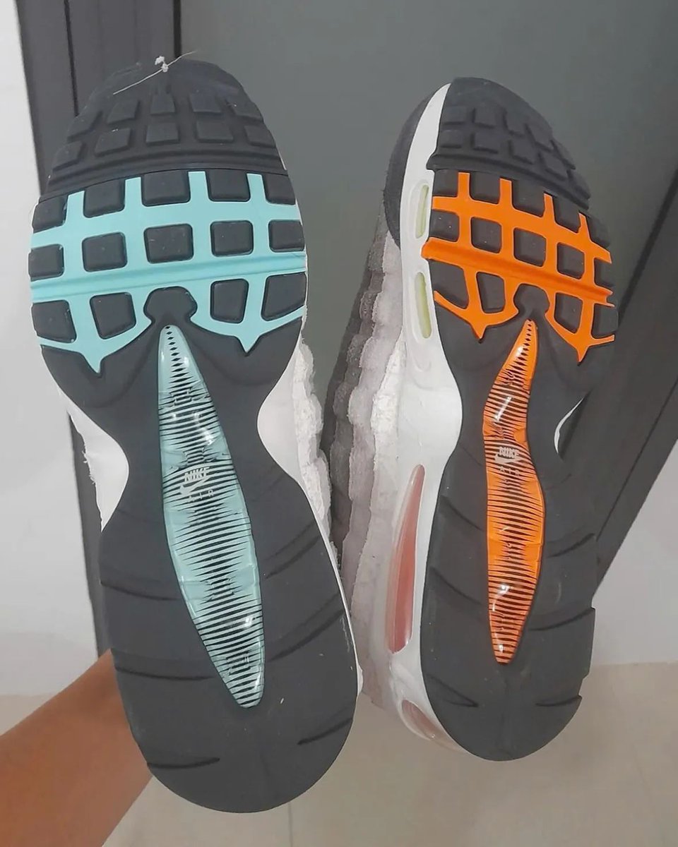 TheSiteSupply's tweet photo. CLOSE LOOK: Nike Air Max 95 OG “Greedy” 

💵 $190
🗓️ Summer 2026
📸 110slad https://t.co/SDqEYVlrl2