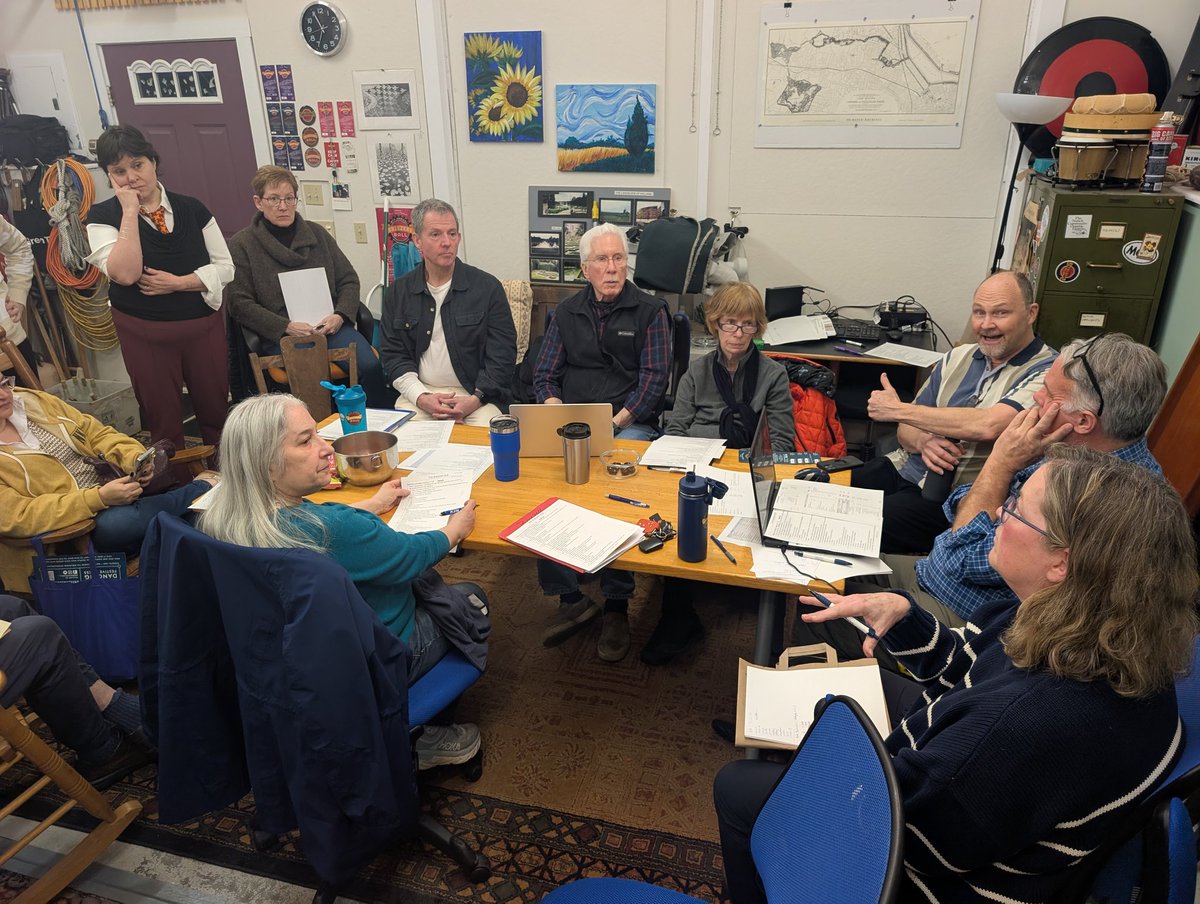 Last meeting before the Ball, lots of tasks, lots of volunteers, lots of cool stuff!!! This is going to be awesome!