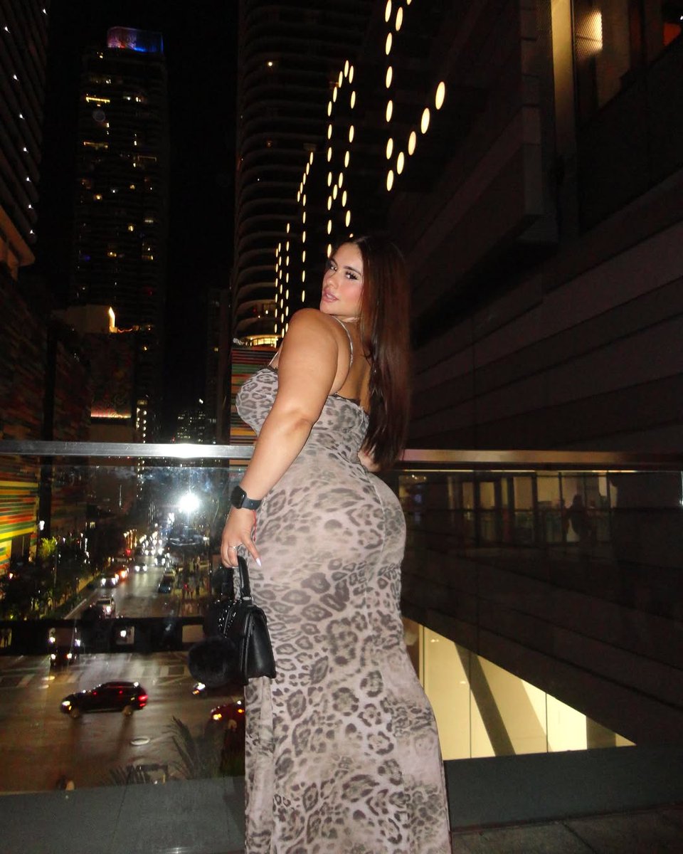 jennieg_x299's tweet photo. 🐆✨🖤

🔍 Chloe Mesh Leopard Maxi Dress | M
🔍 Keys Satin Ankle Strap Heels https://t.co/yUk3XgPGHz