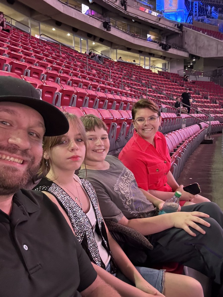 whowuz's tweet photo. @RODEOHOUSTON https://t.co/CPxCk6R0em