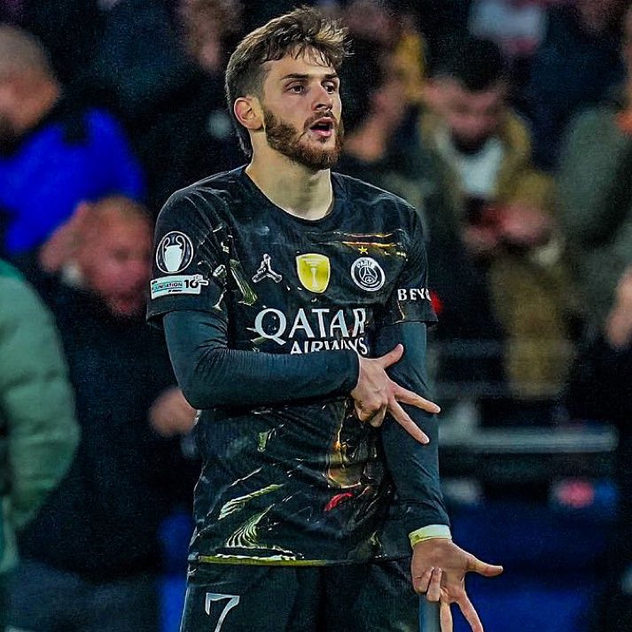 ayubafootball's tweet photo. 🇬🇪🥶 What a performance by Khvicha Kvaratskhelia (25) vs Chelsea… ⚡️

• Came on in the 62nd minute
• 100% pass accuracy (4/4)
• 100% shot accuracy (2 shots, 2 goals)
• 1 assist
• 1 chance created
• 1 big chance created

An unbelievable impact off the bench. 🔥 https://t.co/oC6aGMIE1Q