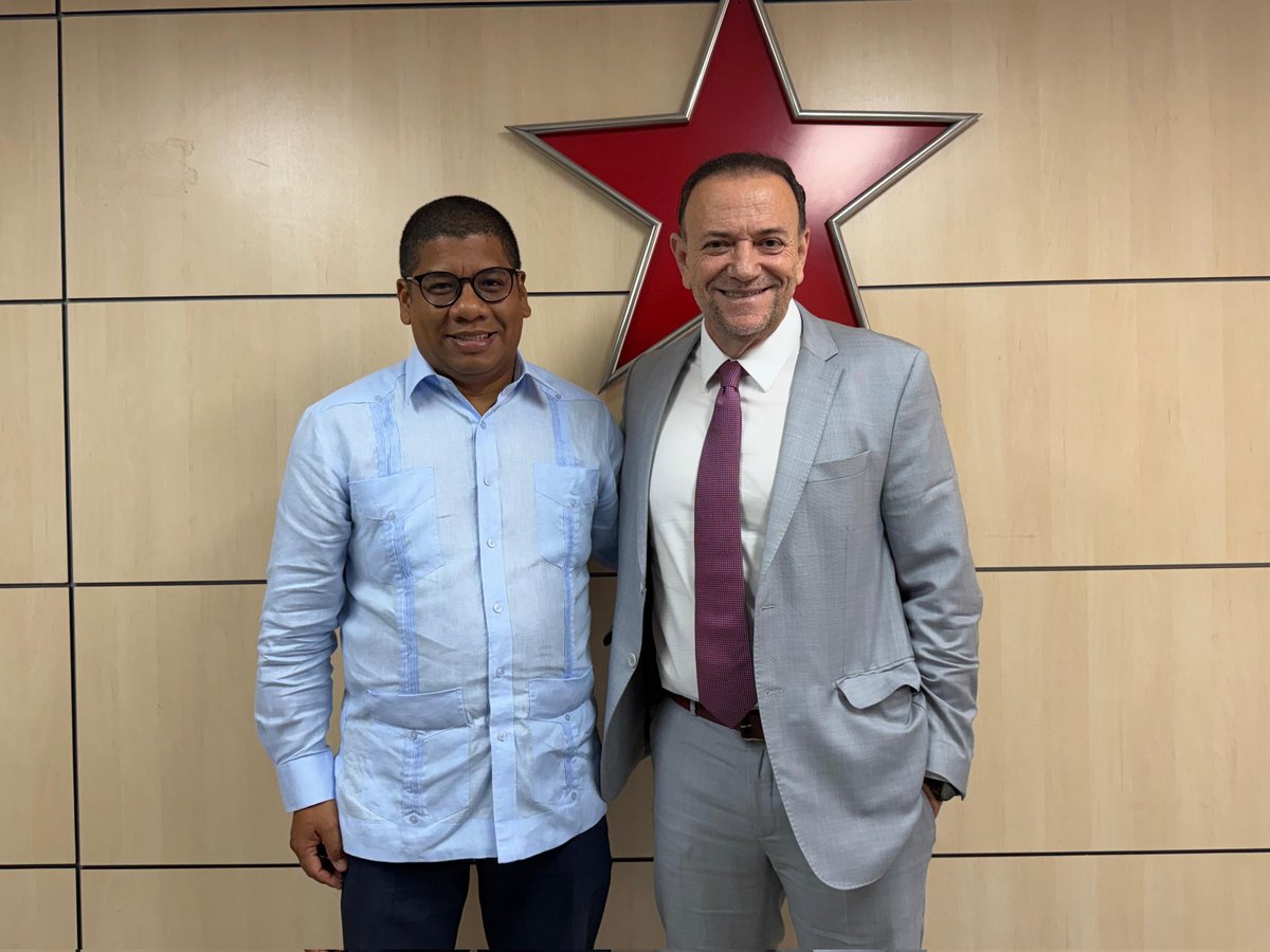 Agradecí al compañero Edinho Silva, presidente nacional del Partido de los Trabajadores de Brasil(PT), el apoyo permanente y la solidaridad de su partido con la lucha del pueblo cubano por más de 65 años contra el bloqueo unilateral impuesto por EEUU. #CubaNoEstáSola