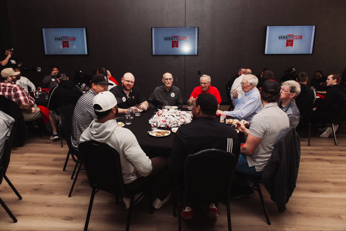 Double T Varsity Club tweet media