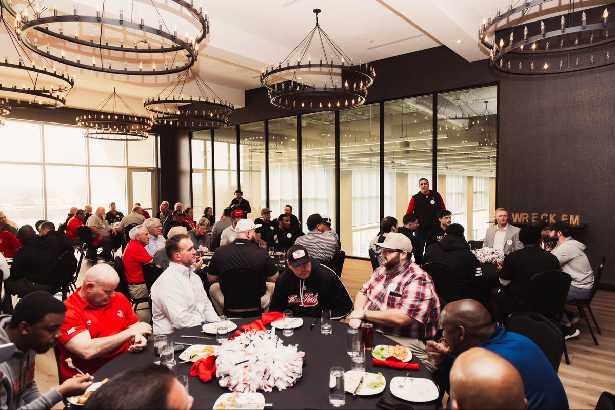 Double T Varsity Club tweet media