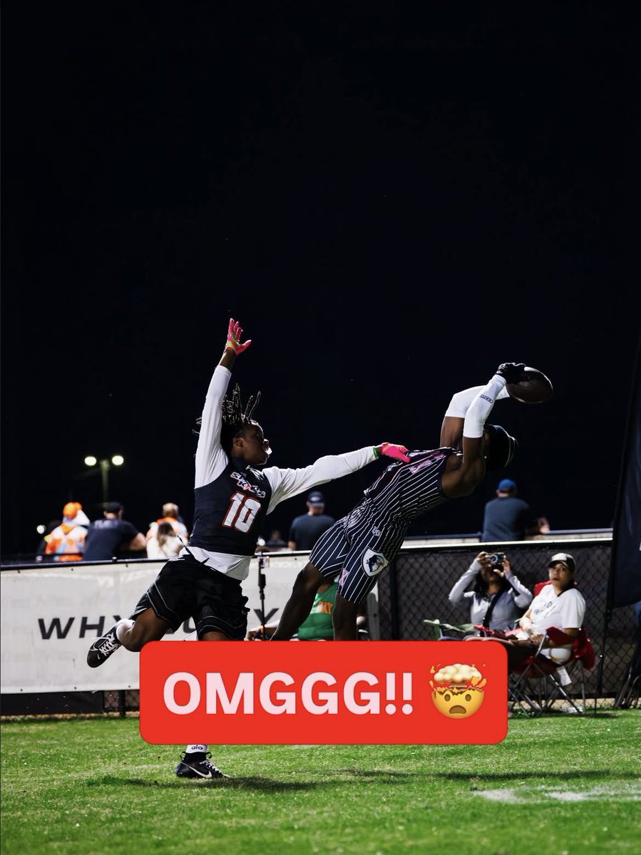 jalijahrutledg's tweet photo. 👀 what y’all think? @Coach_Tatum58 @MoodyFBall @will121200 
@CoachStaples2 @DownSouthFb1
@HallTechSports1 @qbcountry_media
@One11Recruiting @TomLoy247 @CoachL__ https://t.co/TlyE89tSgv