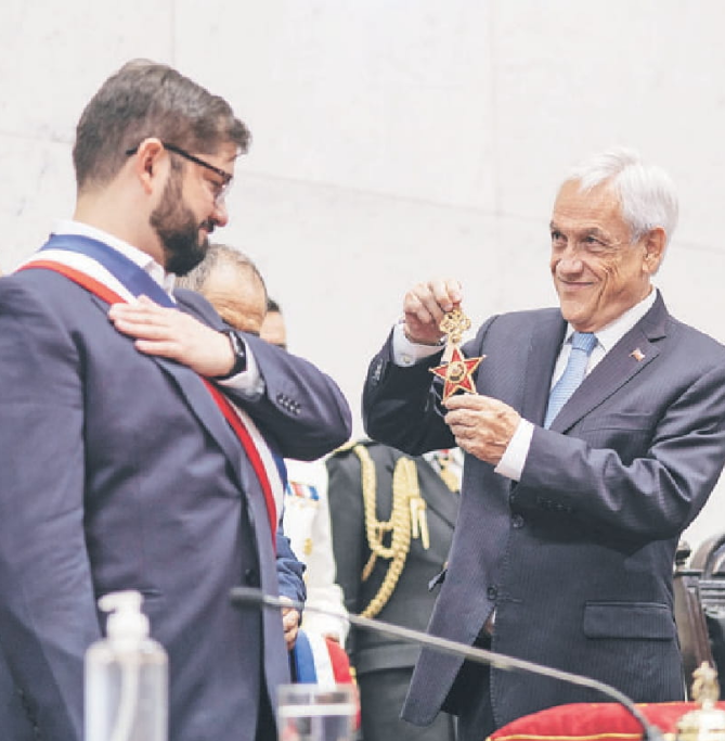fotohistoriacl's tweet photo. 4 años atrás. 11 de marzo de 2022. https://t.co/WwfdeyWsY7