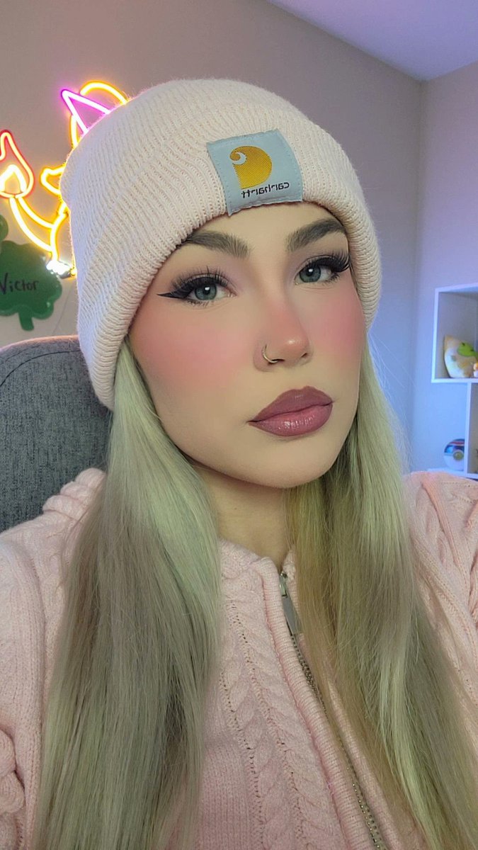 JennAzrael tweet media