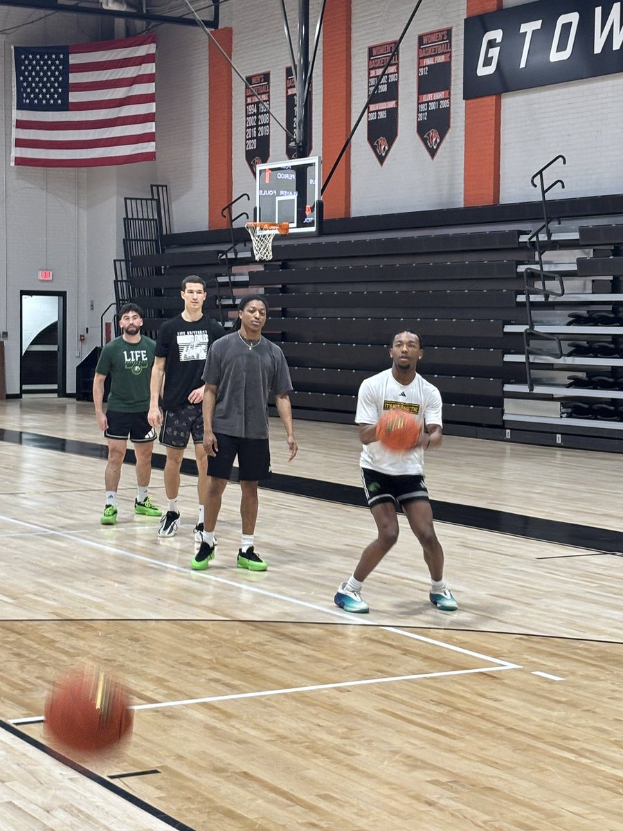 Life U Men's Basketball tweet media