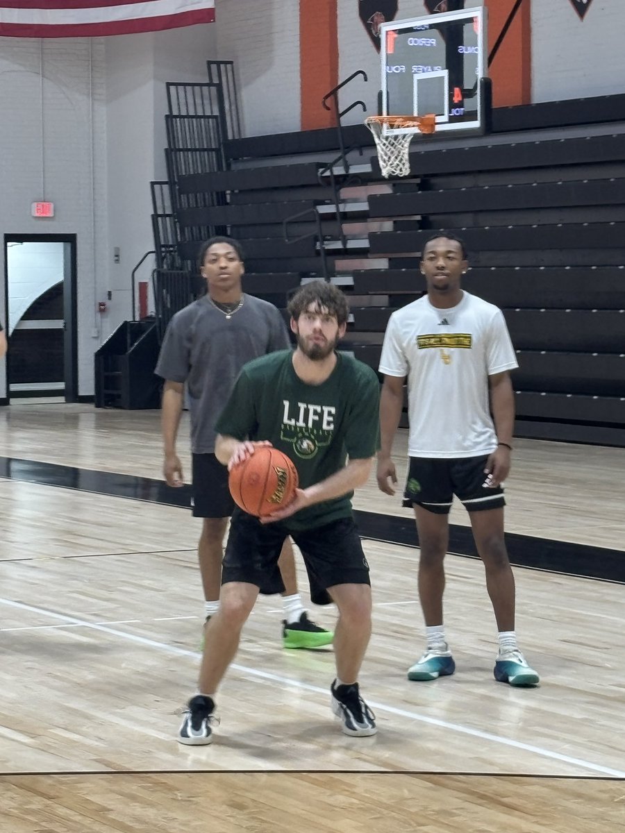 Life U Men's Basketball tweet media