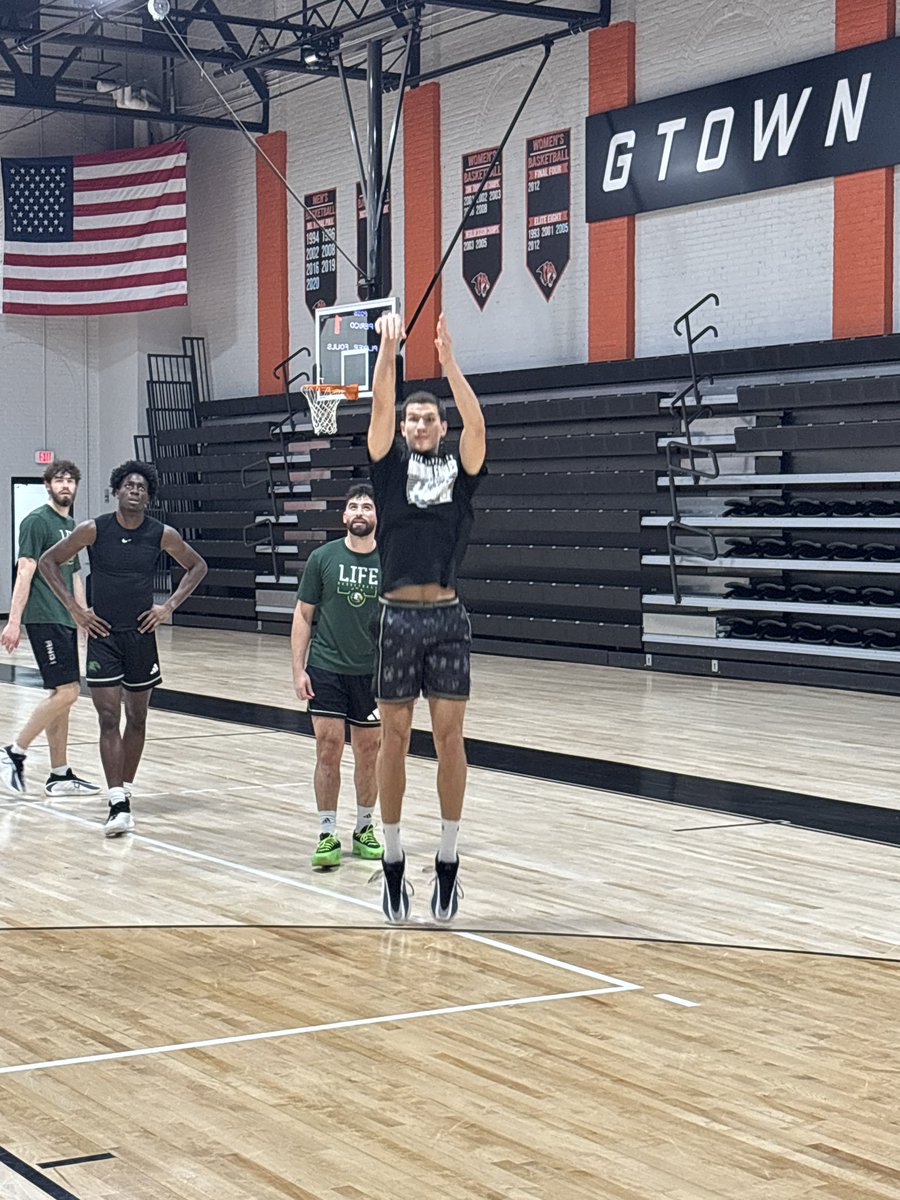 Life U Men's Basketball tweet media