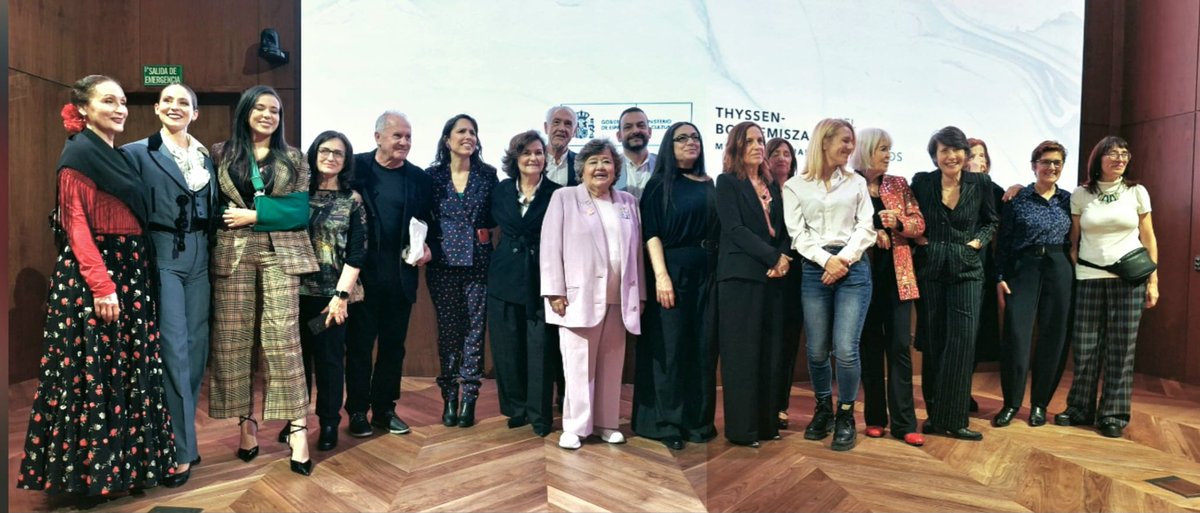 conchamayordomo's tweet photo. Sigo con el subidón por todo lo vivido ayer en los premios #blanconegroymagenta con @MartaNebot  como presentadora y premiados de lujo como @SarahPerezSanta @sararubayo Víctor Manuel #ayuntamientodemieres @alcieloconella  y @carmencalvo_ https://t.co/HArFjitabZ