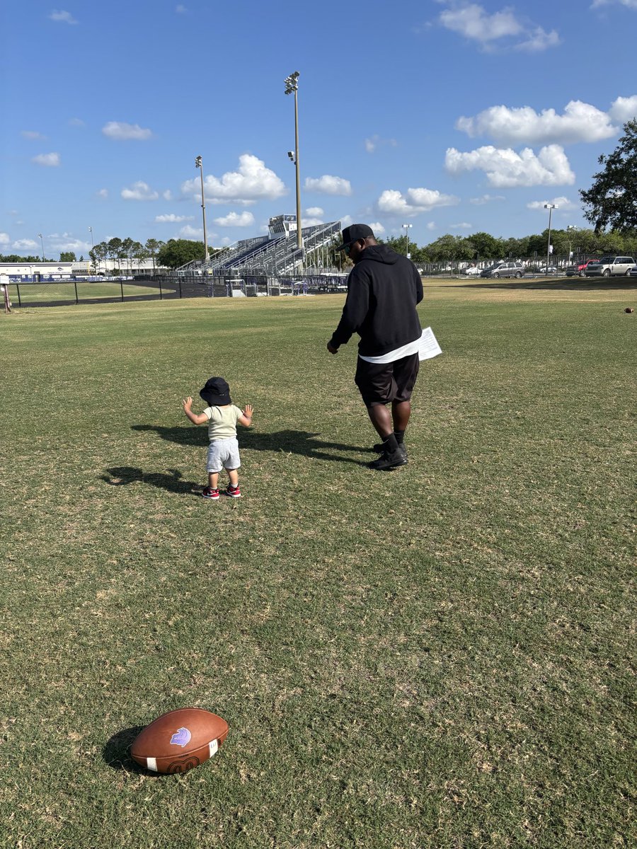 Coach Zach Barrett tweet media