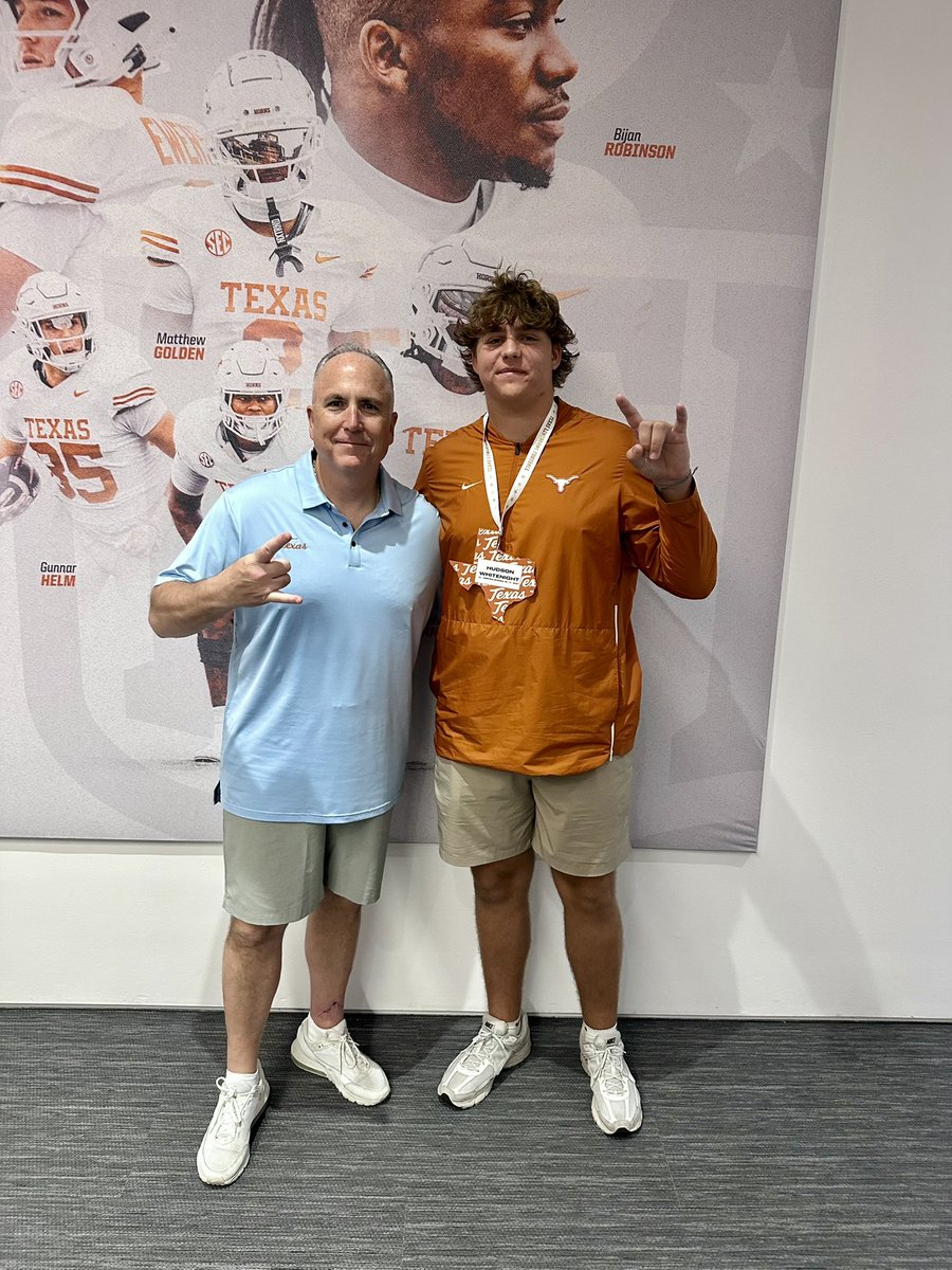 Had a great visit <a href="/TexasFootball/">Texas Football</a>!
Thank you <a href="/KJJFlood/">Kyle Flood</a> <a href="/CoachZoloty/">Mitch Zoloty</a> <a href="/CoachD_Gatewood/">Derron Gatewood</a> for having me out.