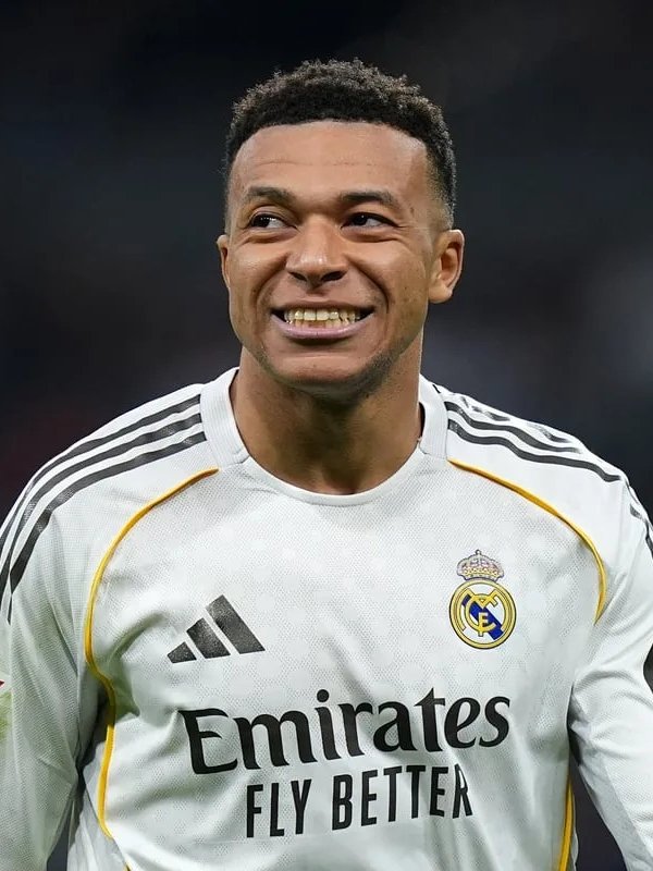 (fan) REAL MADRID FANS 🤍 tweet media