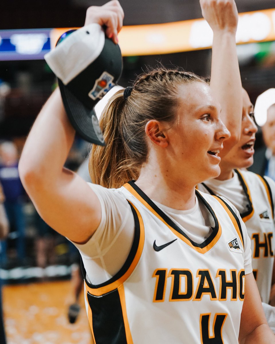 NCAA March Madness tweet media