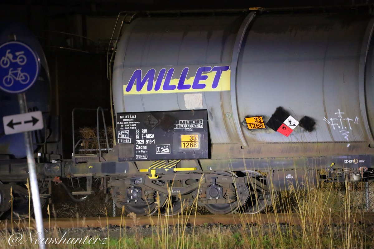 Brandweer opgeroepen voor lekkende ketelwagen op Aziëhavenweg, Amsterdam