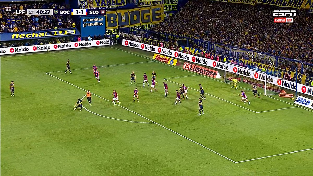 la12tuittera's tweet image. 86' ¿Por qué no le pegó #Paredes al arco? Tiro libre desperdiciado, donde hubo preparada a #Blanco en la medialuna pero un poco molestado por Echavarría, el remate de #Blanco fue desviado...