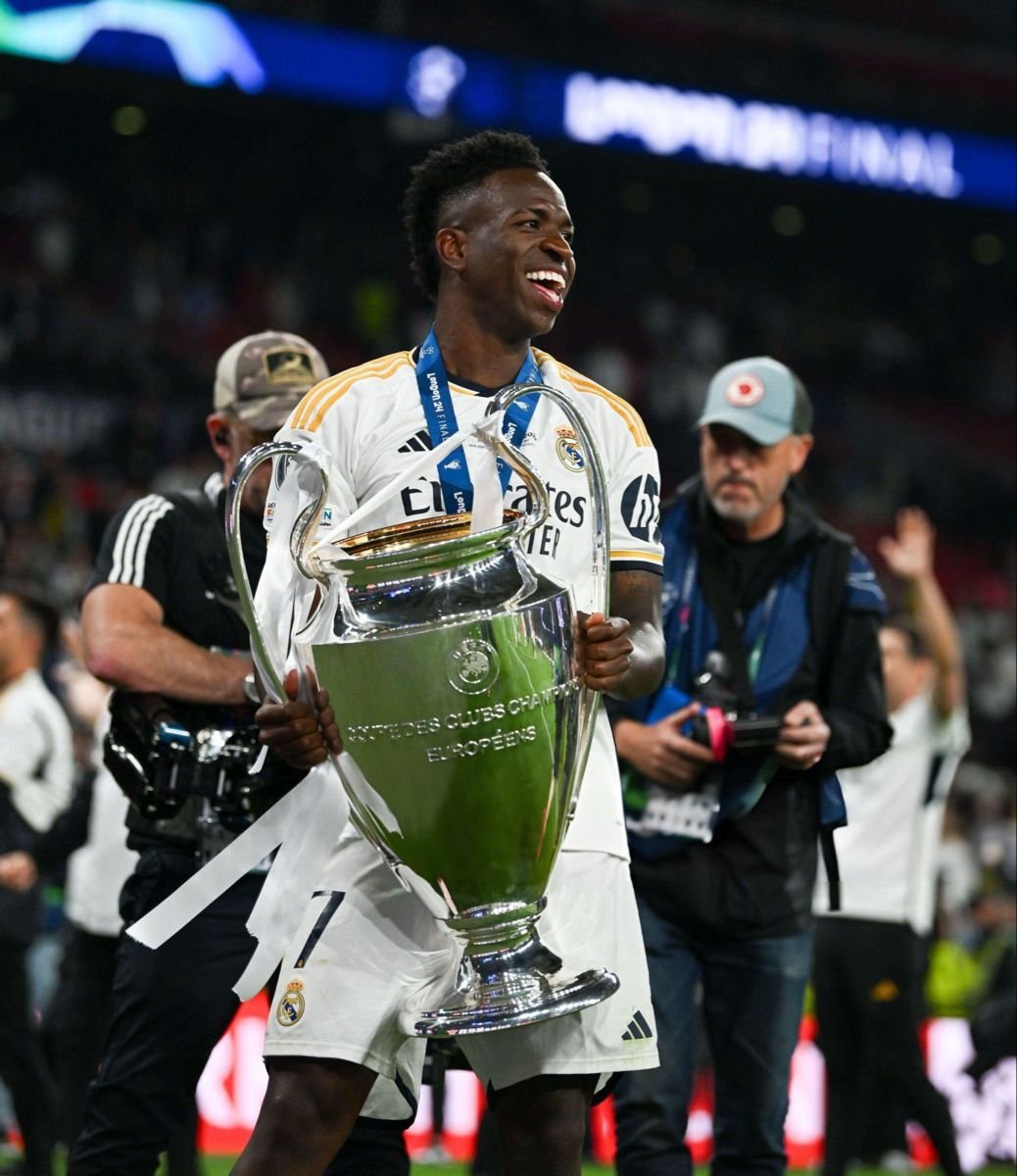 🚨 Vinicius Jr. só não participou com um gol/assistência em DOIS jogos eliminatórios da Champions League:

🅰️ vs Ajax
🅰️ vs Man. City
🅰️ vs Atalanta
⚽️⚽️ vs Liverpool
❌ vs Chelsea (2020/21) 
🅰️ vs PSG
🅰️🅰️ vs Chelsea
⚽️ vs Man. City
⚽️ vs Liverpool
⚽️⚽️🅰️ vs Liverpool
🅰️🅰️🅰️ vs