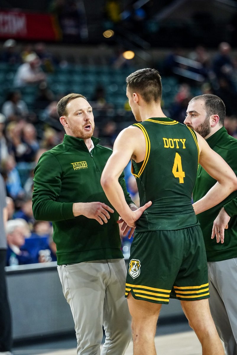DotyGavin's tweet image. LET THE MADNESS BEGIN 🕺 #marchmadness #champs #godisgreat