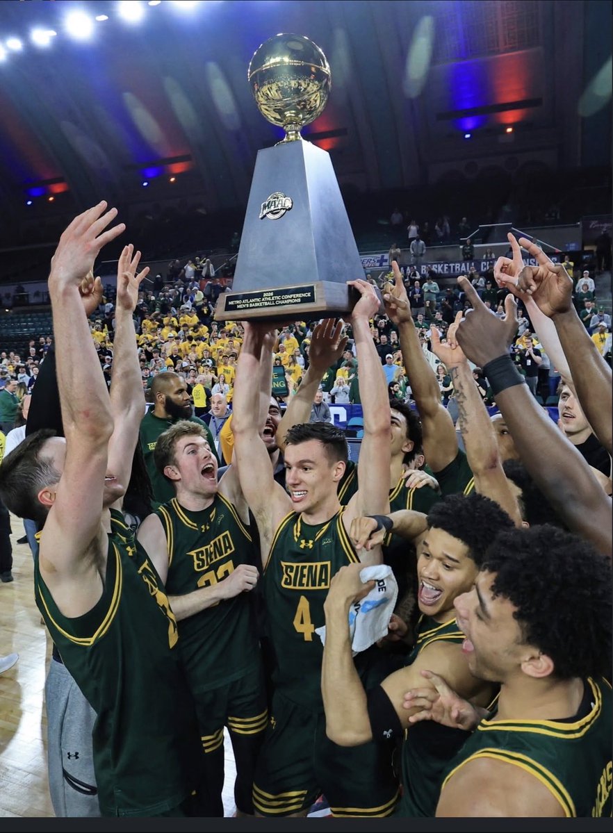 DotyGavin's tweet image. LET THE MADNESS BEGIN 🕺 #marchmadness #champs #godisgreat