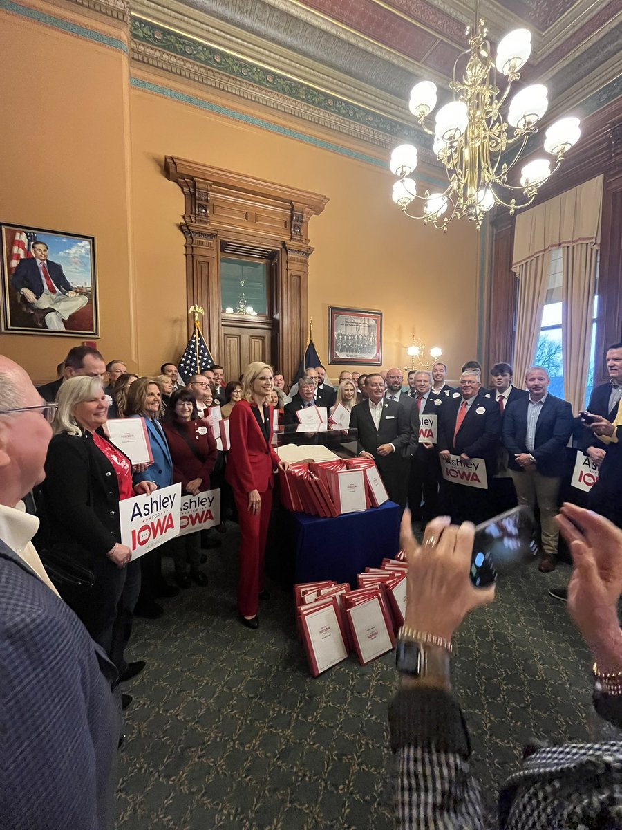 What a wonderful morning touring our beautiful Iowa Capitol and watching <a href="/hinsonashley/">Ashley Hinson</a> file for U.S. Senate! 🇺🇸

<a href="/TPAction/">Turning Point Action</a> <a href="/bgalsWI/">Brett Galaszewski</a> <a href="/dixonswolfe/">Dixon Wolfe</a> <a href="/tylerbowyer/">Tyler Bowyer</a>