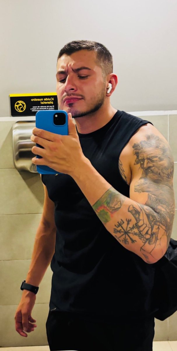 Sebastián. tweet media