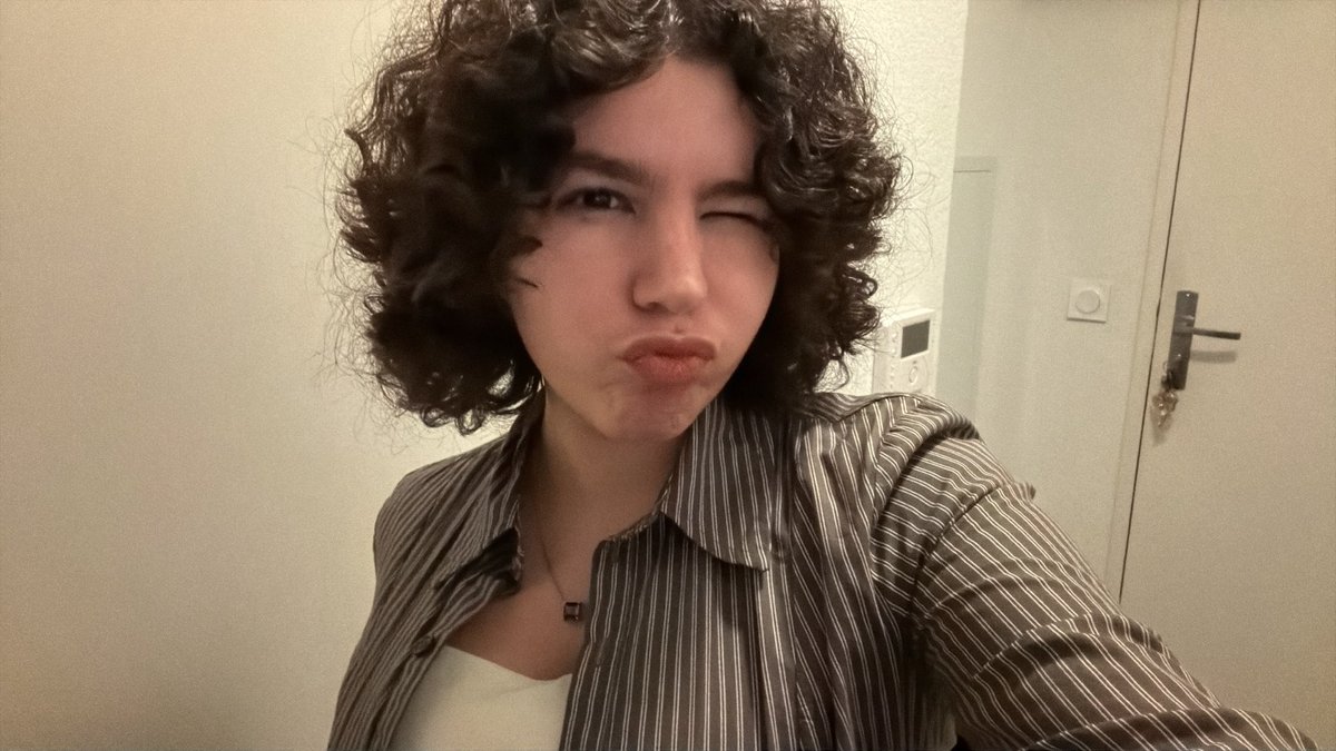 may ⁴⁴ tweet media