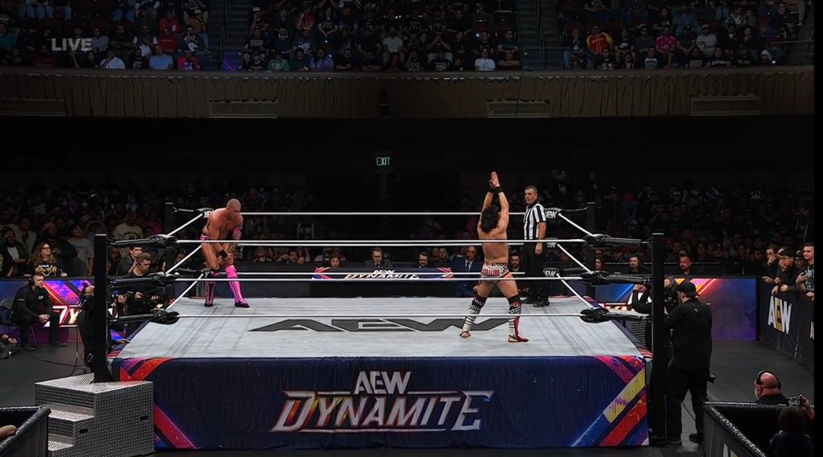 Sean Ross Sapp of Fightful.com tweet media