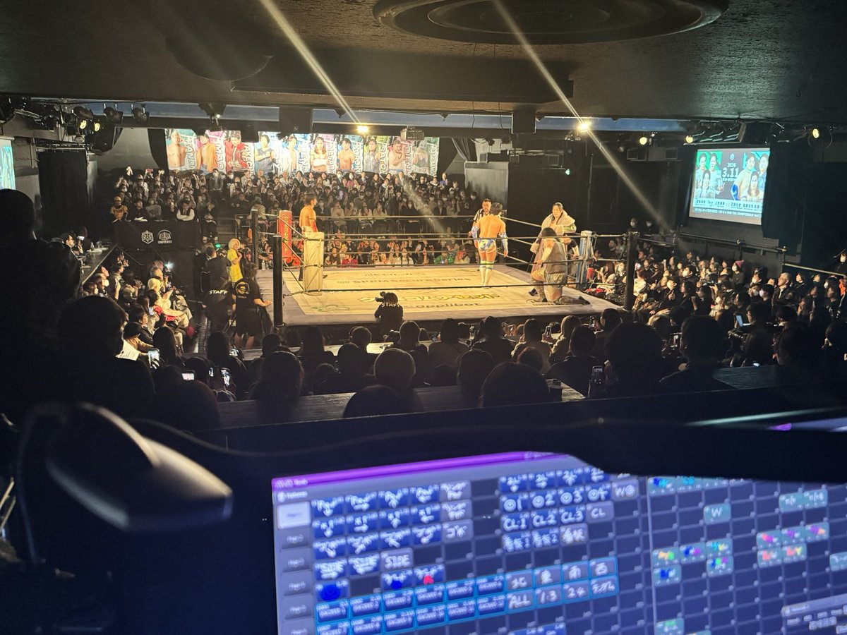 FACEのあたし目線は卓の中かピンスポかなんだけど超満員のFACEでしか得られない養分があって昨日はまさにで画像出すタイミングひとつで歓声起きるのも贅沢なひととき終了後は時間内に平等に楽しんで頂けるようにサイン会監視委員会これもファイナルカウントダウン最後まで丁寧にやります