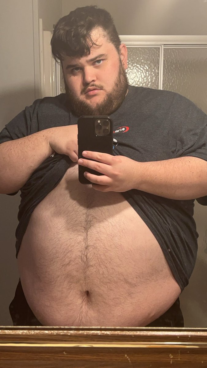 jerrythebearrr's tweet photo. belly shot https://t.co/rOHuZnq1ow