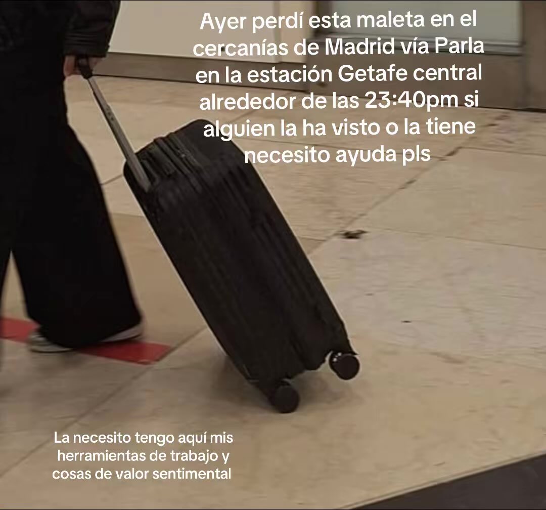 valraay_'s tweet photo. MAXIMA DIFUSIÓN PORFAVOR Necesito ayuda ayer perdí mi maleta y ya contacté contacte con objetos perdidos de cercanías Renfe y aún no aparece por favor necesito ayuda compartiendo si alguien sabe algo es muy urgente que la necesito mis cosas para trabajar! https://t.co/nMGaHR5xvN
