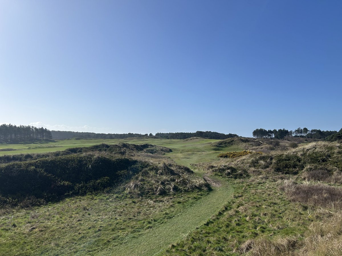 firmandfastgolf's tweet photo. A smidgeon of an early season getaway to @EngGolfCoast …don’t mind if I do. @FormbyLadiesGC today , 5500yds, 45kph winds, 140 mins. First time, will not be the last, sublime fun everywhere you look.
#loveenglishgolf #springgolf #thanksforthewelcome https://t.co/1AGlGKtG9u