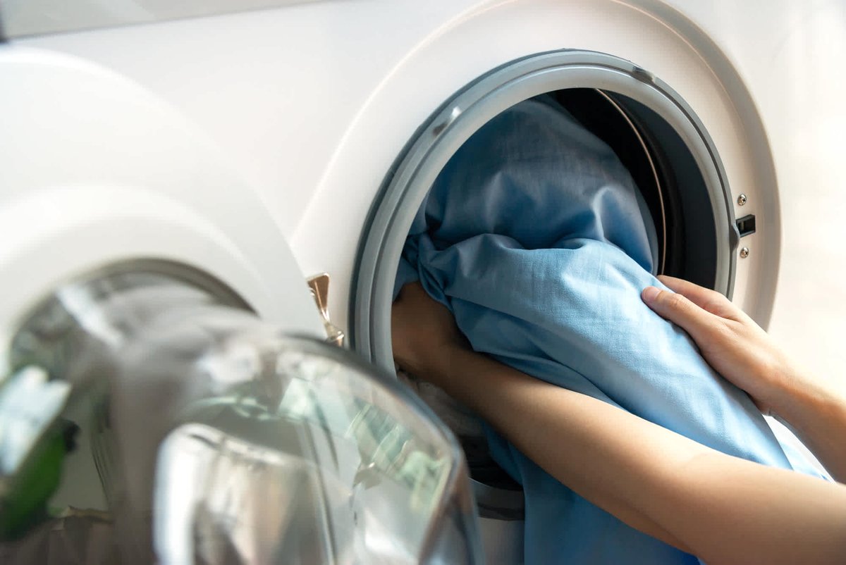 DustinMPeyser's tweet image. My Sheets Smell So Dreamy Thanks to This Luxe Find (It Changed My Routine!) dlvr.it/TRRBjw 👉 Reveal Your ROI bit.ly/MyHomeAI 👈 #LaundryDay #HomeEssentials #SleepBetter #HomeImprovement #LuxeLiving