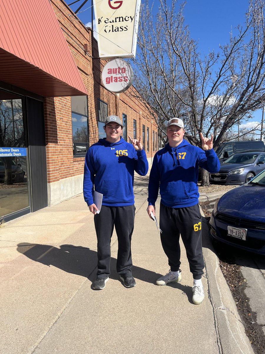 Thanks for the donation! <a href="/KearneyGlass/">Kearney Glass</a> 
<a href="/UNK_Football/">UNK Football</a> #blueswarm