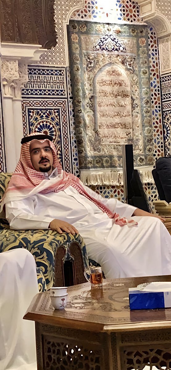 a7la7000's tweet photo. @fayez_malki ياسيدي يمناك من زود الكرم والرحابة
تسقي القلوب قبل لا تسقي اليدين
كرمٍ نذر نفسه لوجه الله عبادة
وأجره عند ربـي كثير وعظيم
#عبدالعزيز_بن_فهد
#ليله_23 
#العز_عبدالعزيز https://t.co/k7rJX6qkdd