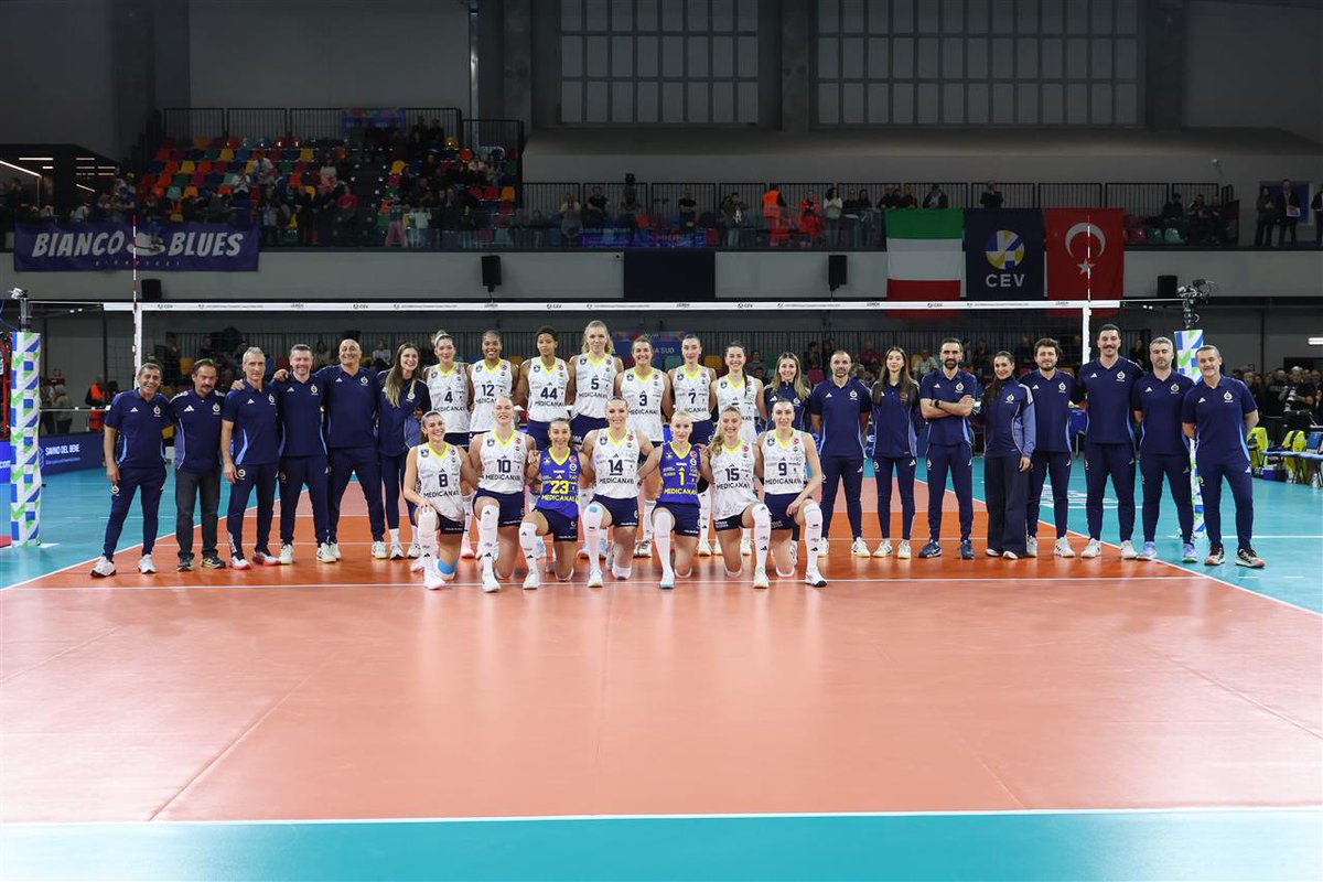 Fenerbahçe Medicana, 2026 CEV Zeren Group Şampiyonlar Ligi çeyrek final ilk maçında deplasmanda Savino Del Bene Scandicci'ye 3-0 mağlup oldu.

Skordan çok oyun gücü, defans, karşılama kısaca keyifsiz umutsuz kederli ve panik oyuncu grubu beni ziyadesiyle üzdü. 

Fenerbahçe