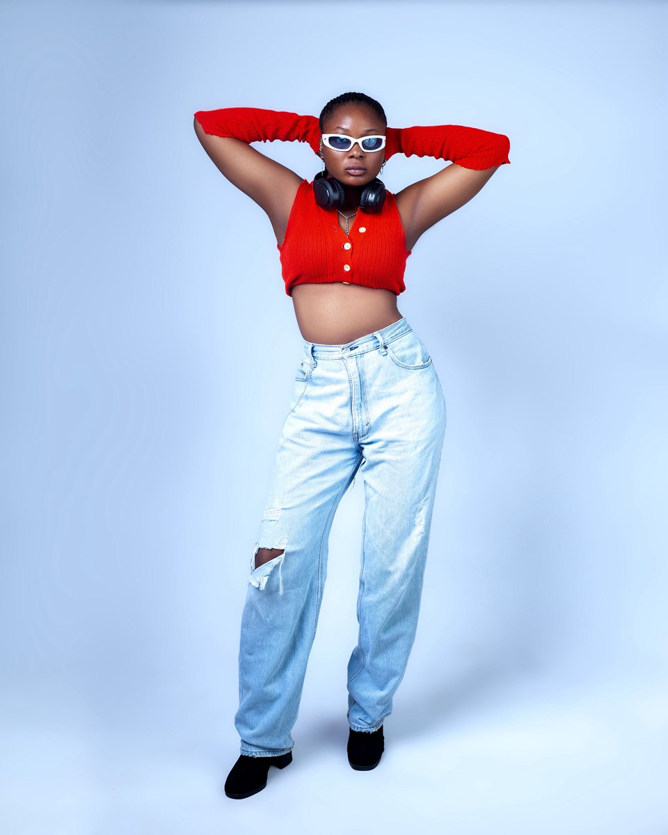 vhickyposh's tweet photo. @Zttwshop Shot taken 🎯
A Versatile Model 
5’8ft
Instagram: @vhicky_posh
Email: victoriaafolabi06@gmail.com
𝗥𝗲𝗮𝗱𝘆 𝘁𝗼 𝗯𝗿𝗶𝗻𝗴 𝘀𝘁𝗿𝗼𝗻𝗴 𝘃𝗶𝘀𝘂𝗮𝗹𝘀 𝗮𝗻𝗱 𝗽𝗿𝗲𝘀𝗲𝗻𝗰𝗲 𝘁𝗼 𝘆𝗼𝘂𝗿 𝗯𝗿𝗮𝗻𝗱.
@Zttwshop @Zlatan_Ibile https://t.co/reUNDqMTKq