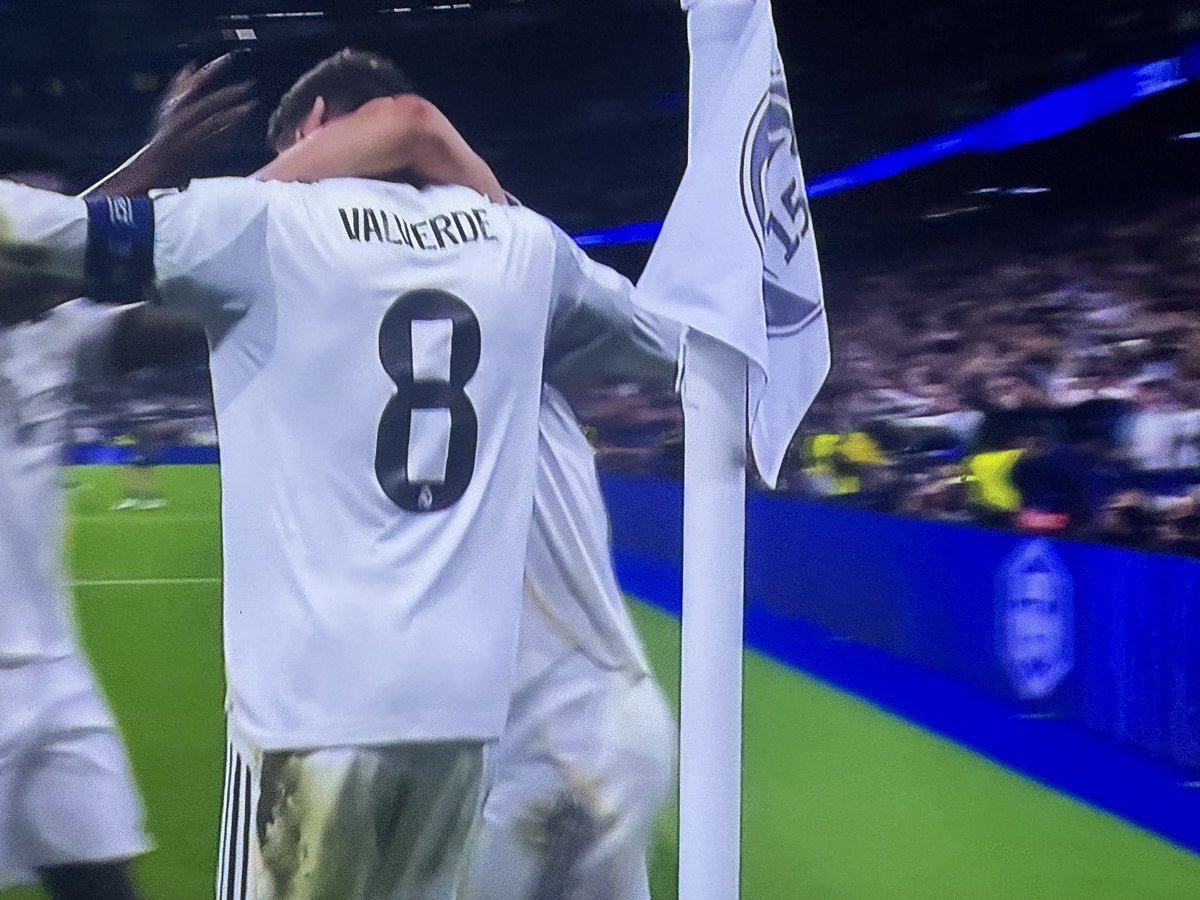 Golazo de <a href="/fedeevalverde/">Fede Valverde</a> !! 1-0 al <a href="/ManCity/">Manchester City</a> #uefa #championsleague