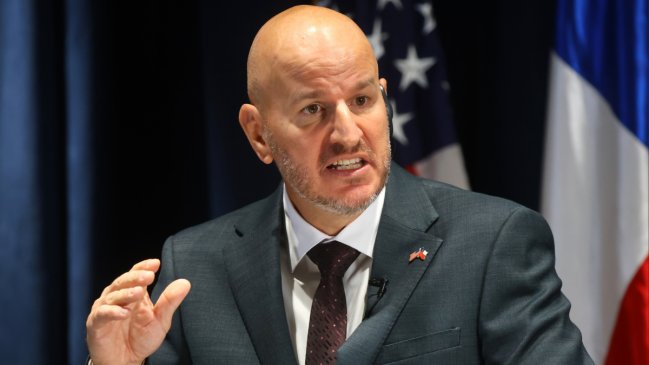 🔴 El Embajador de EE.UU. en investidura del Presidente Kast dijo: "El cable chino ya se acabó".

🔴 Pensaba que la vocera del gobierno era Mara Sedini y no el embajador de EE.UU.

 tinyurl.com/ne8wrk59