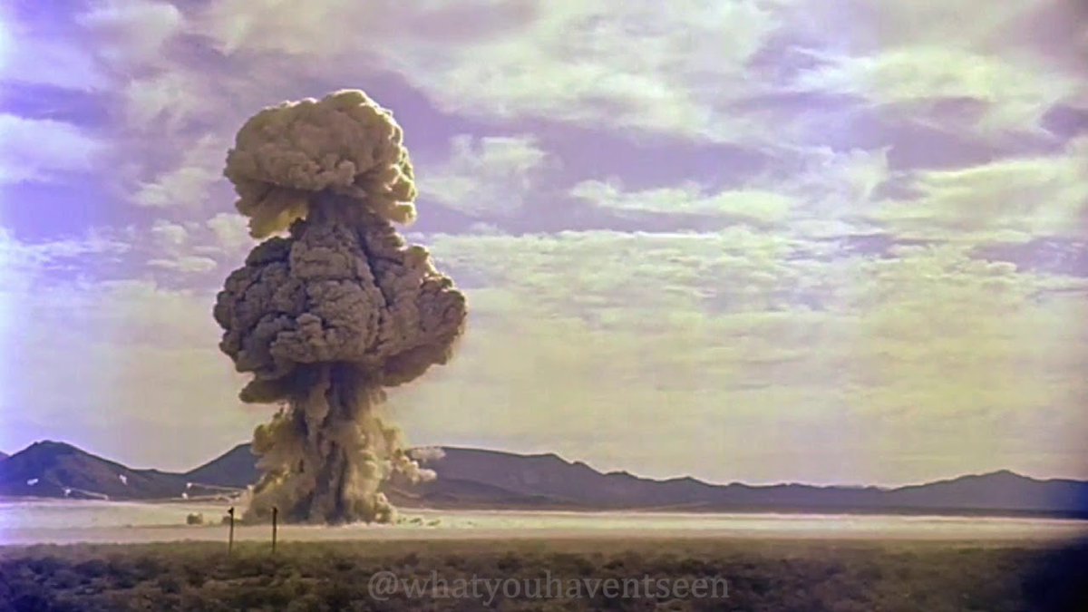 NotThatOlivier's tweet photo. @RadarHits Looks like a Nuclear Explosion! 💥 https://t.co/yMl3MiAtsC