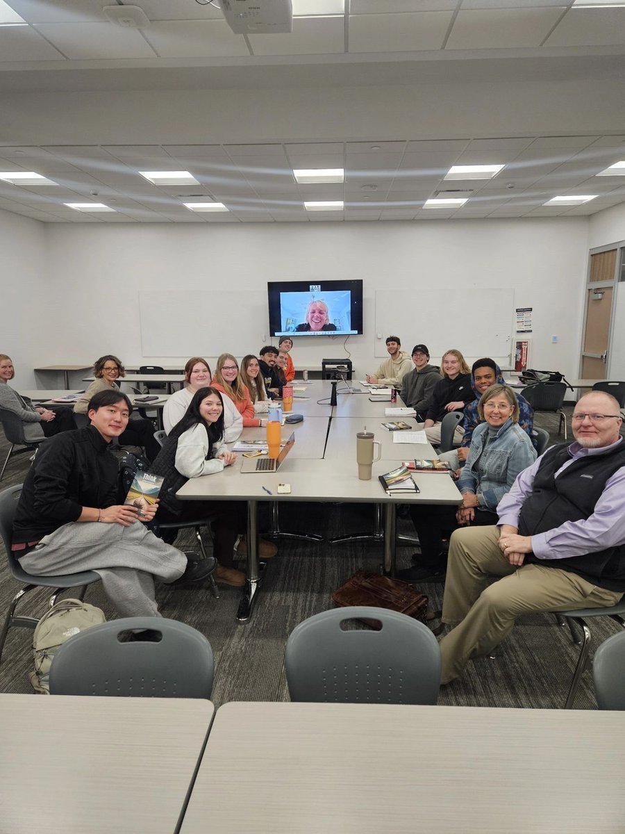 BecomeMoreGroup's tweet photo. Tammy had an amazing time at Buenavista University sharing insights from our book Think: The Road Less Traveled. Grateful to be part of these meaningful conversations and inspire the next generation of leaders! 🌟 

#ThinkBook #LeadershipInAction #BuenavistaUniversity https://t.co/gGO1VXtDmk