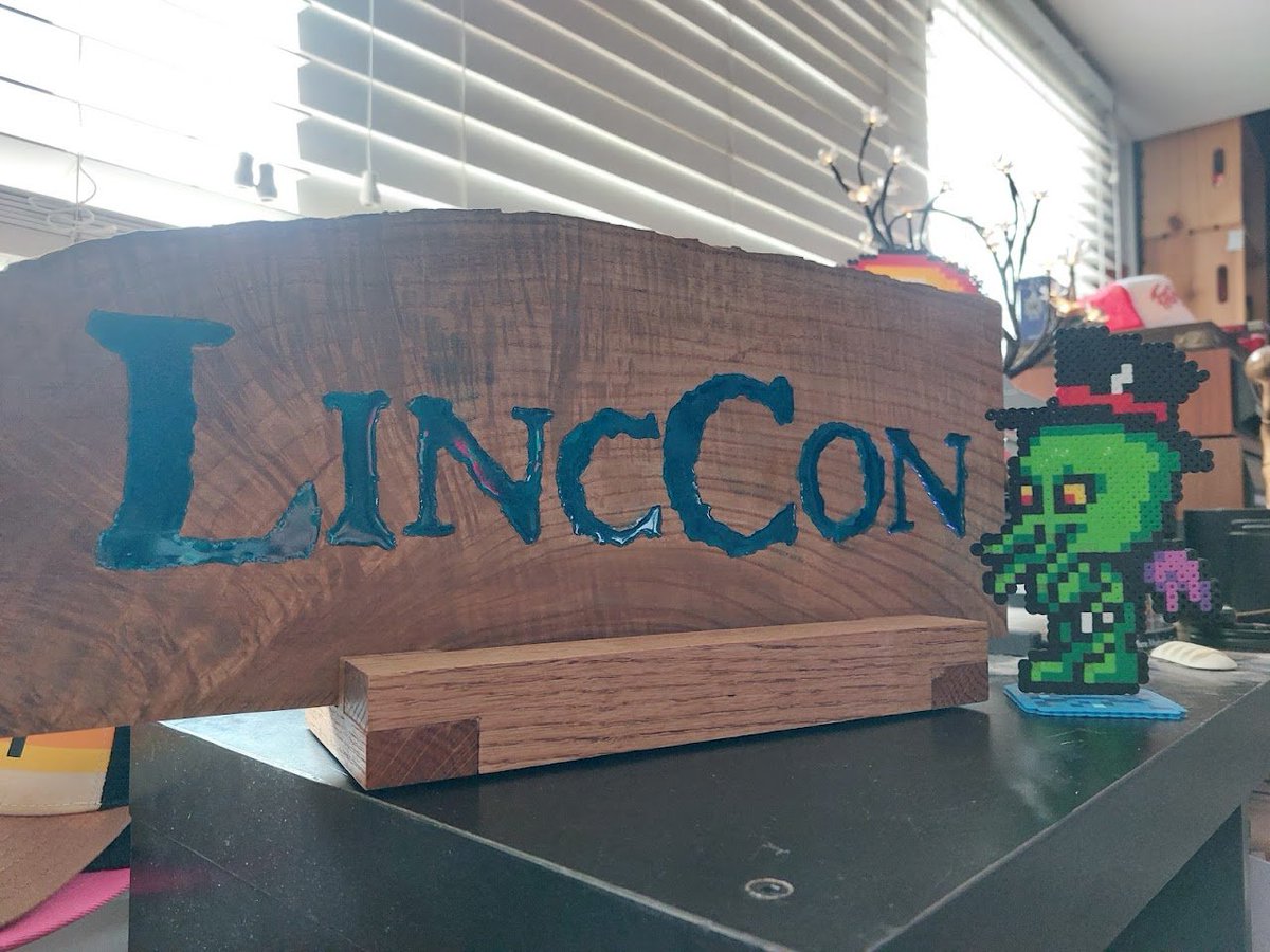 LincCon tweet media