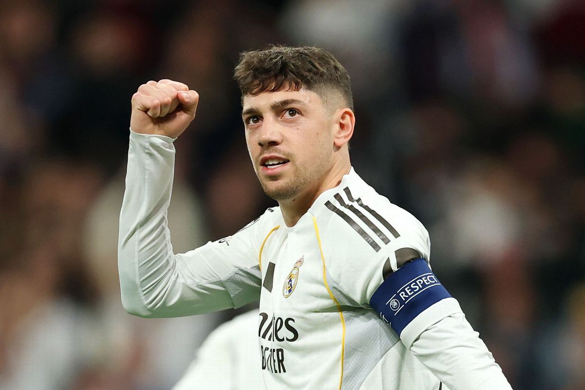 Con su doblete, por ahora, contra el Manchester City, Fede Valverde ha logrado 4 goles y 3 asistencias en sus últimos 7 PARTIDOS.

vs Real Sociedad ⚽️
vs Benfica ❌
vs Osasuna 🅰️
vs Benfica 🅰️🅰️
vs Getafe ❌
vs Celta Vigo ⚽️
vs Man City ⚽️⚽️