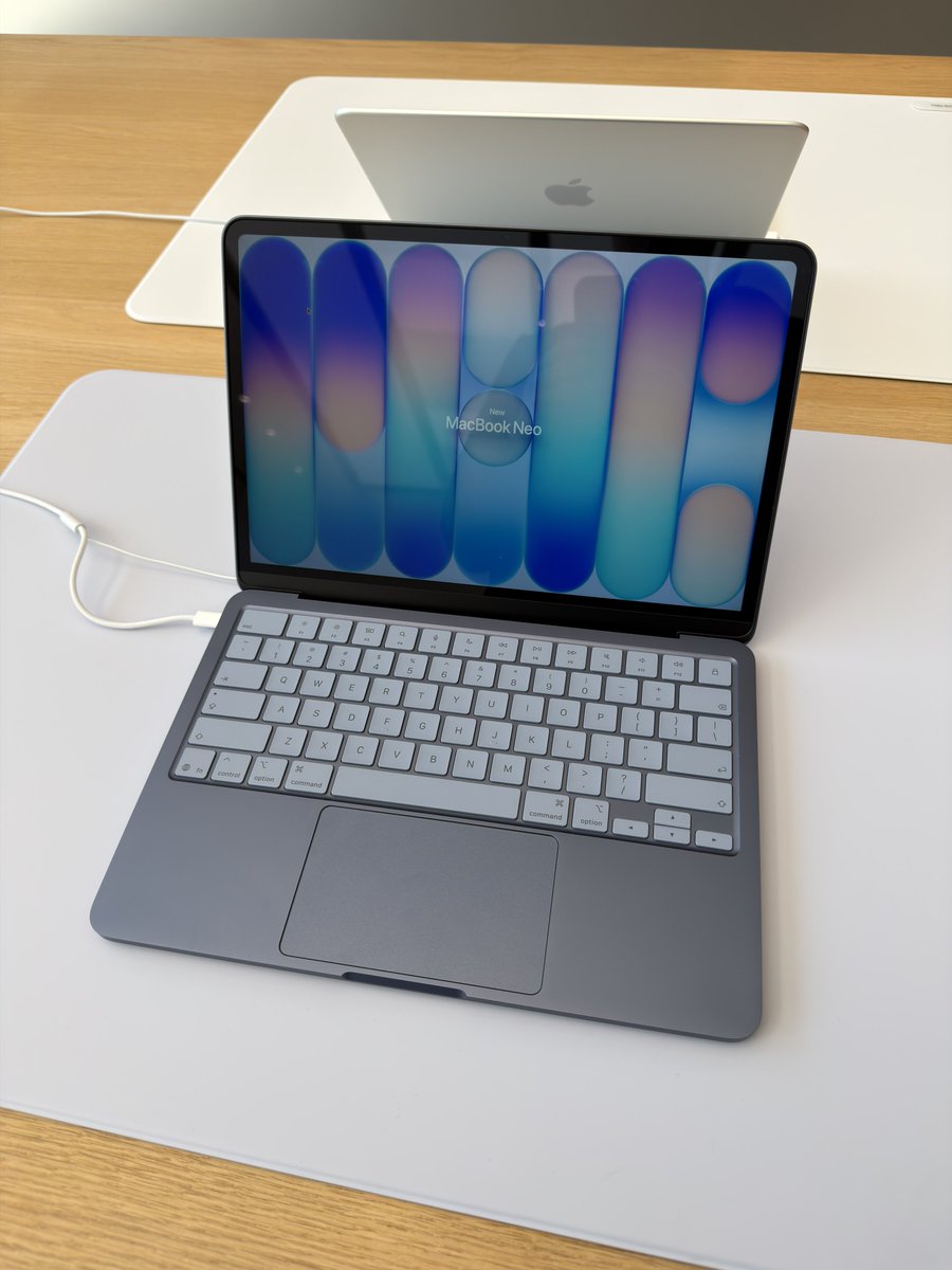 Apple Hub tweet media