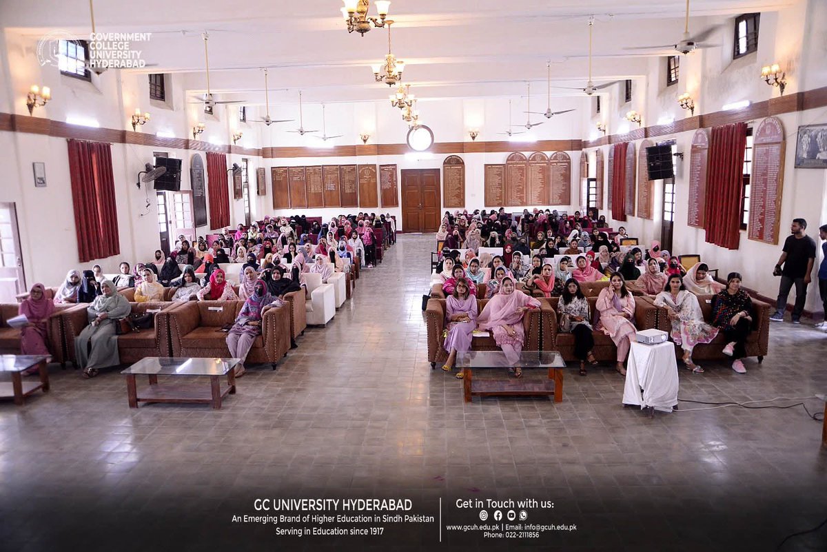 SabaZahoorppp's tweet photo. Hyderabad | 9 March 2026
Honored to be invited by #GovernmentCollegeUniversityHyderabad on International Women’s Day as a young political Activist  and women’s representative, where I was also presented with an honorary shield.
This proud moment belongs to my mother, whose encouragement gave me the confidence to speak, lead, and stand for my ideas. Grateful for the opportunity to engage with inspiring students and share the message of women’s empowerment.
@BBhuttoZardari
@AseefaBZ
@BakhtawarBZ
@jamkhanshoro
@KashifShoroPPP

#TogetherforChange #TogetherforEquality ✨
