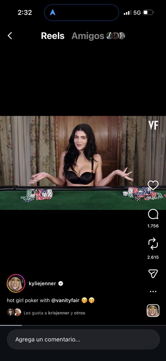 Omg Kylie THAT used to be my normal Poker Outfit too, cuando trabajé como un mes en el Casino por allá del 2017 para los que inventan 💖🤌🏻JAJAJJ show tits too please! Free the nipple girl 😍