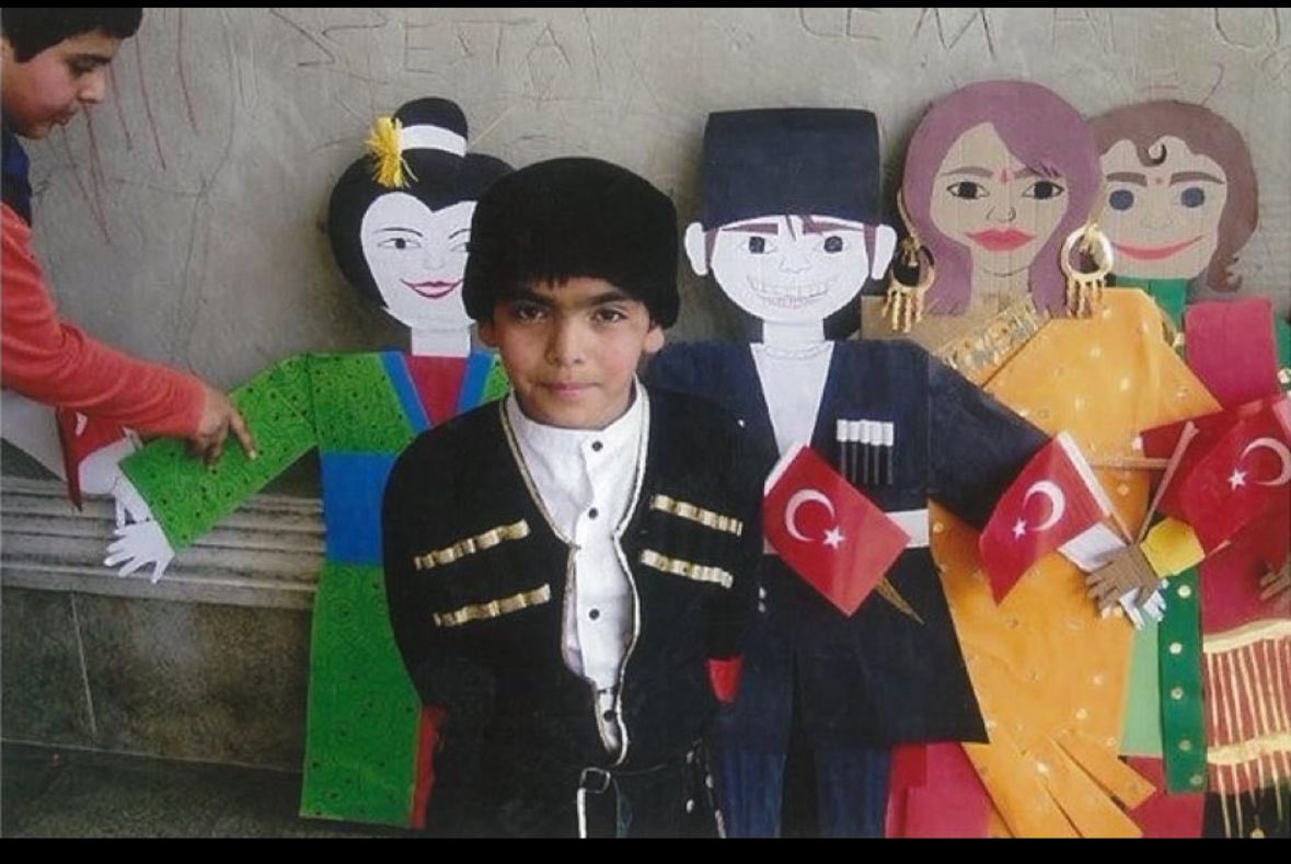 O hep 15 yaşında...